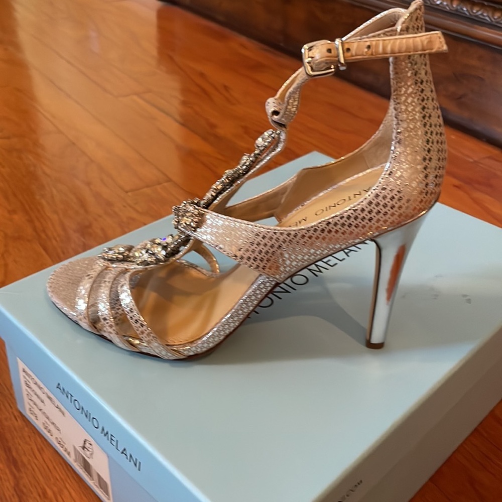 ⭐️Antonio Melanie bryana color chalk silver size 8 women’s heels dressy ⭐️ - Picture 6 of 7